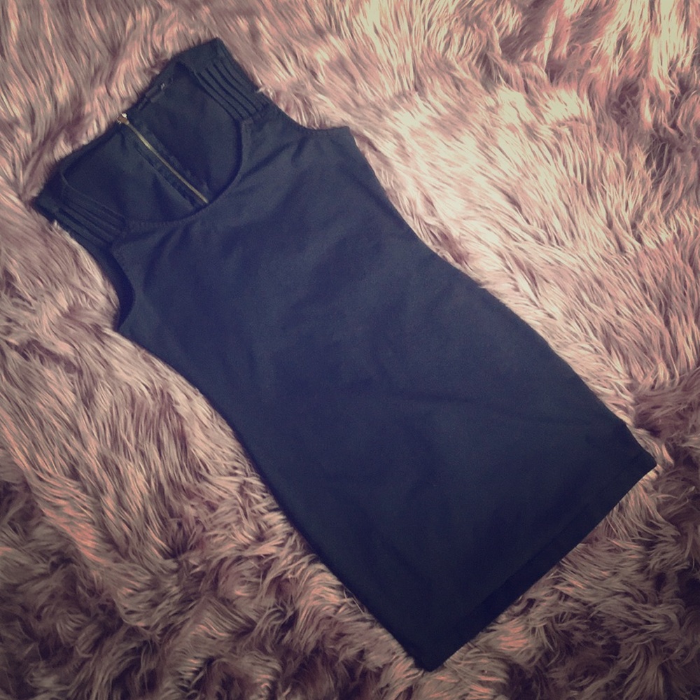 HOT forever21 bodycon little black dress